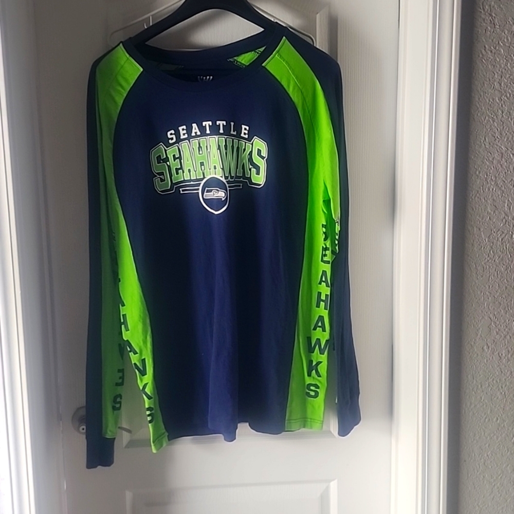Men's long sleeve t